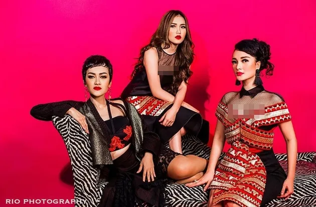 Trio Cecepy Kembaran Outfit