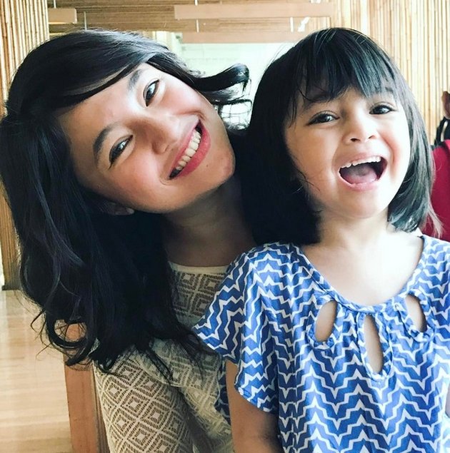 FOTO SAMA-SAMA BERPONI, BEGINI KEKOMPAKAN MARSHANDA DENGAN 