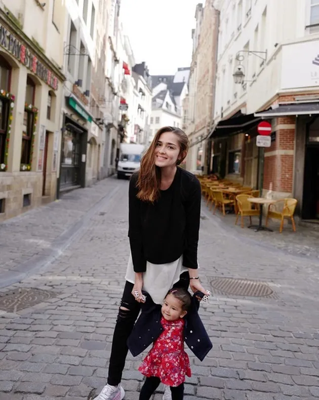 Yasmine Wildblood dan Baby Seraphina