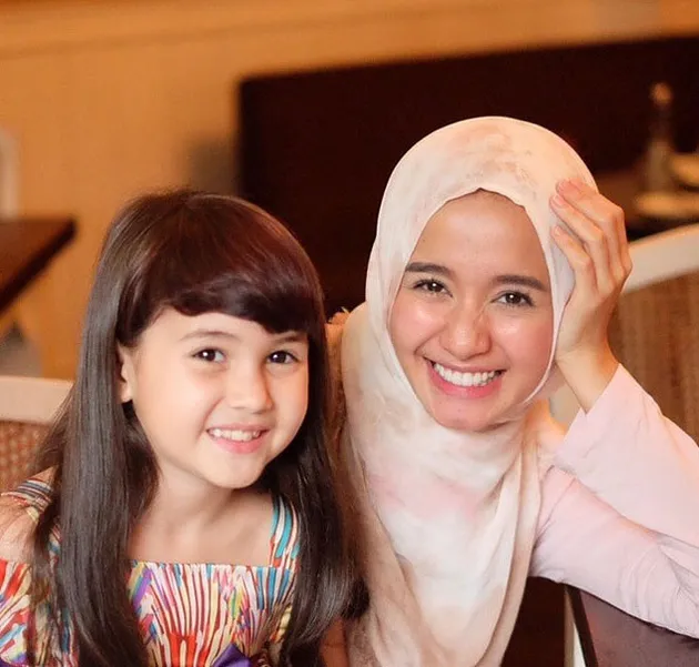 FOTO SANDRINNA MICHELLE, SI BULE IMUT YANG PERNAH JADI ...
