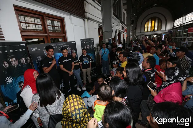 Keseruan pemain THE PROFESSIONALS