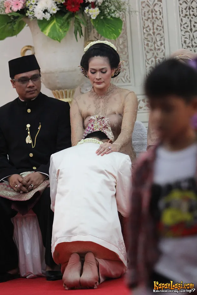 Hendro Rahtomo - Donna Harun