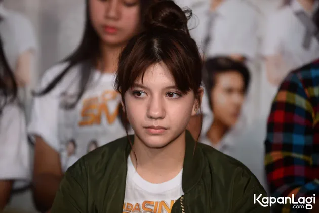 FOTO SEDERET PEMERAN 'ADA CINTA DI SMA', BERTABUR GADIS FOTO SEDERET PEMERAN 'ADA CINTA DI SMA', BERTABUR GADIS