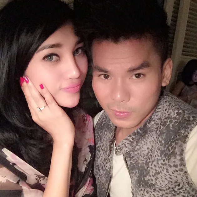 Robby Abbas dan Para Wanitanya