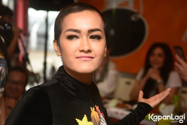 Selebriti Yang Berjuang Lawan Kanker