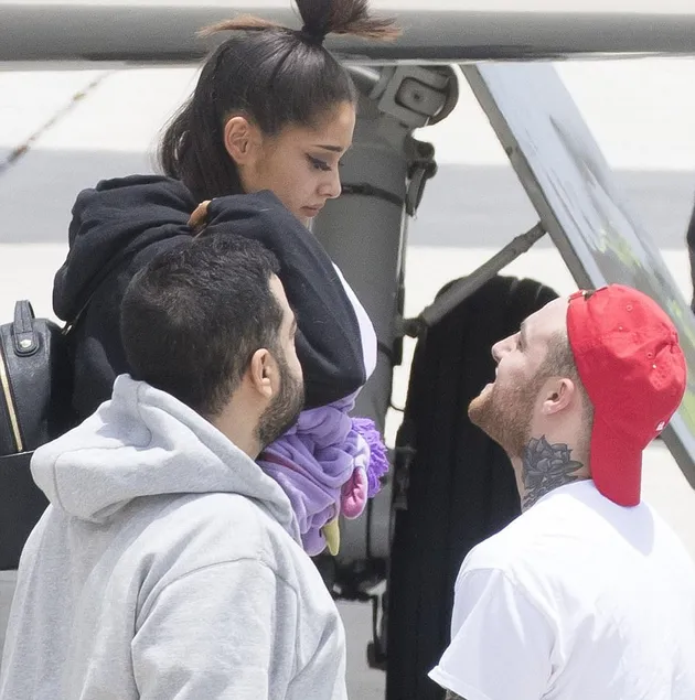 Ekspresi Sedih Ariana Grande Usai Ledakan Bom di Konsernya