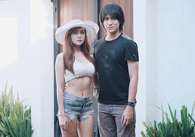 Foto Mesra Kevin Aprilio &amp; Pacar