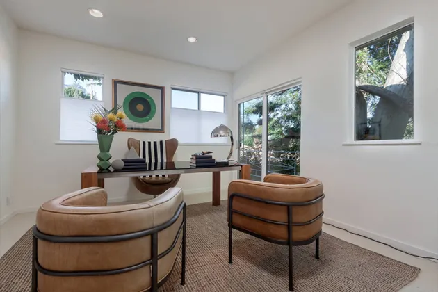 Rumah Baru Cara &amp; Poppy Delevingne
