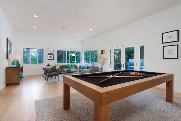 Rumah Baru Cara &amp; Poppy Delevingne