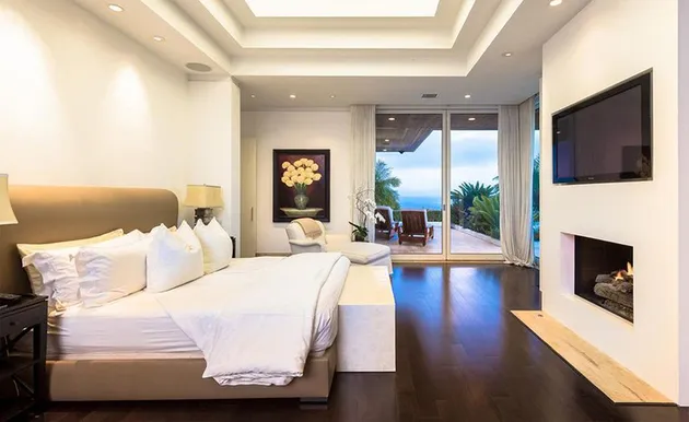 FOTO: SEHARGA 333 M, RUMAH MEGAH SIMON COWELL PUNYA VIEW 