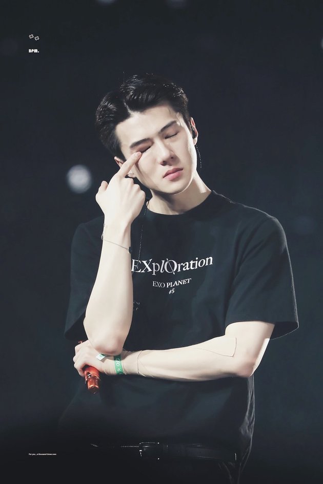 Sehun EXO Moved to Tears, a Real Example of 'Crying Handsome'