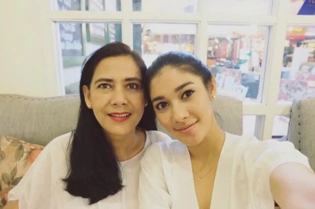 Adu Cantik Naysila Mirdad - Lydia Kandou