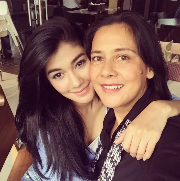 Adu Cantik Naysila Mirdad - Lydia Kandou