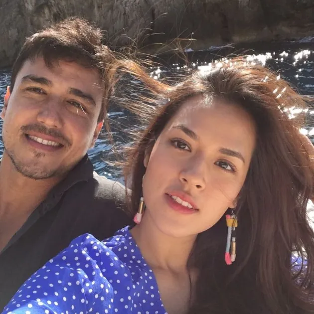Selfie Raisa &amp; Hamish Daud