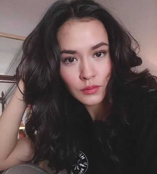 Selfie Raisa & Hamish Daud