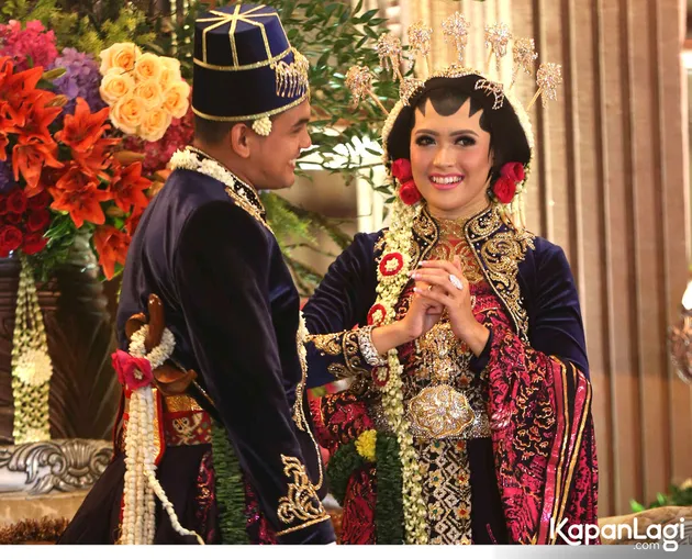  FOTO SENYUM BAHAGIA RIDWAN GHANI DAN ADITYA PUTRI RESMI 