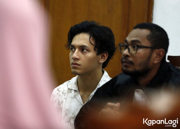 FOTO: Senyum Sumringah Jefri Nichol di Persidangan Hari 