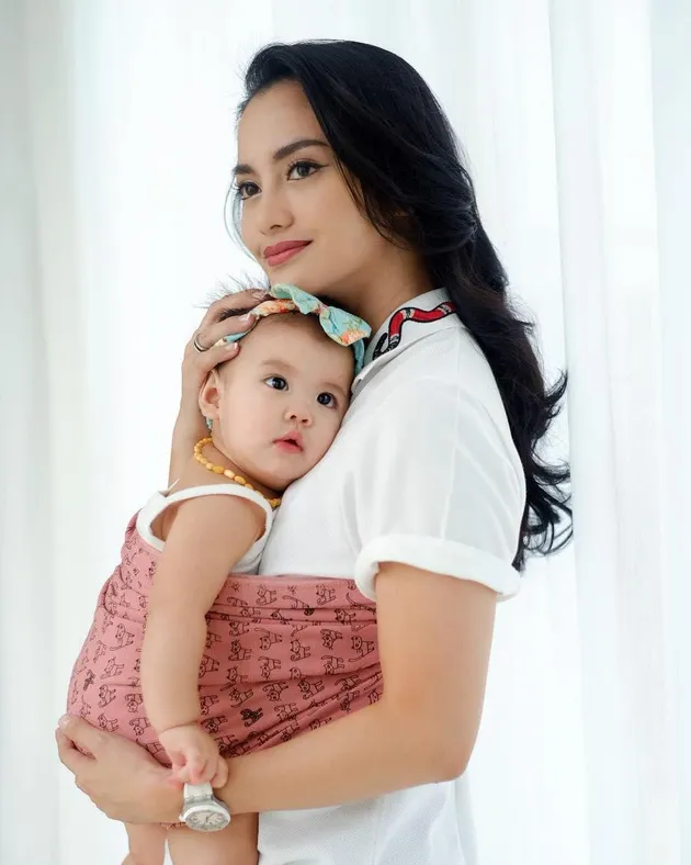 Ririn Ekawati dan Anaknya