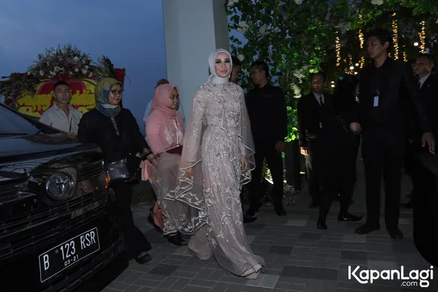 Pesta Resepsi Laudya Cynthia Bella