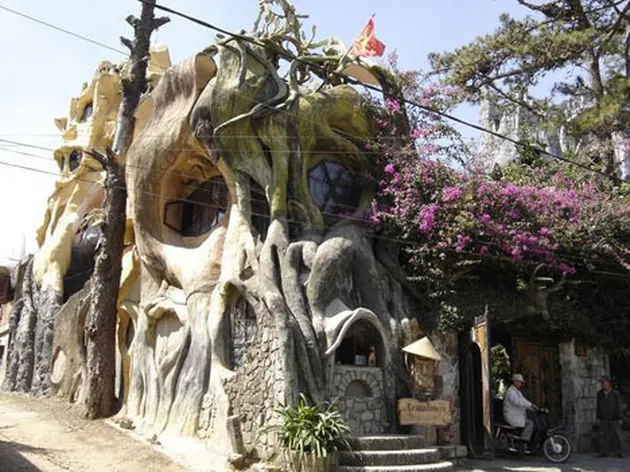 Rumah Paling Aneh Seperti Photoshop