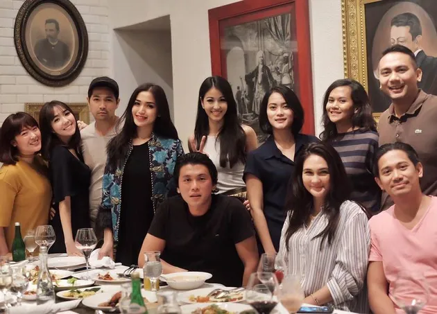 Geng Cantik Kumpul Bareng