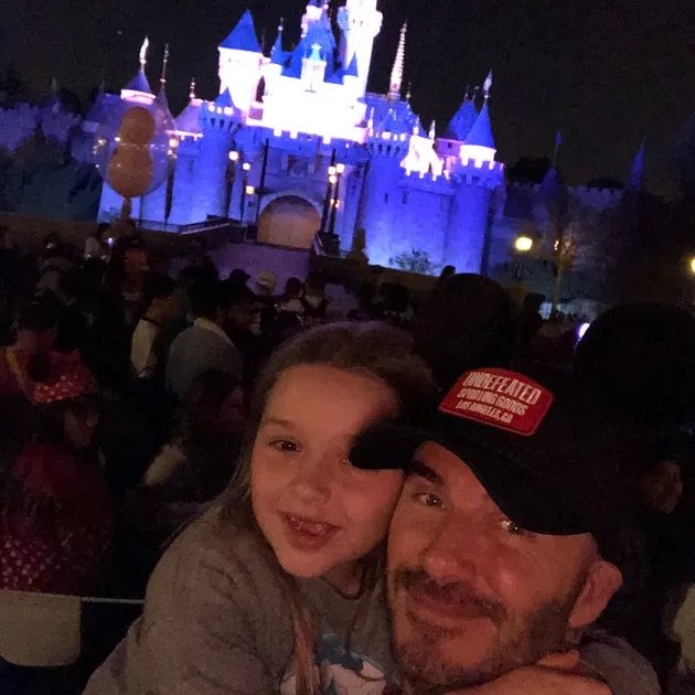 Keluarga Beckham ke Disneyland