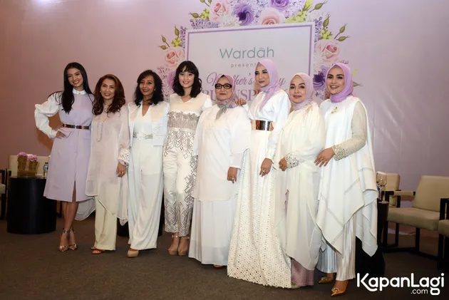 Zaskia Sungkar beri ibu kado sejak kecil