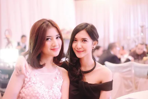 Foto Sheila Dara Aisha Si Cantik Nan Bening Pacar Vidi Aldiano Kapanlagi Com