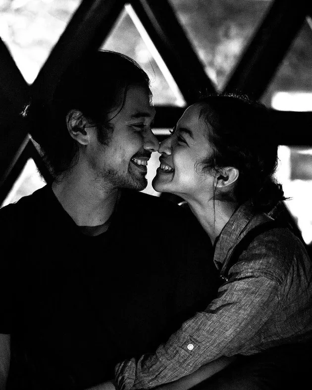 Putri Marino &amp; Chicco Jerikho - Nazira C Noer