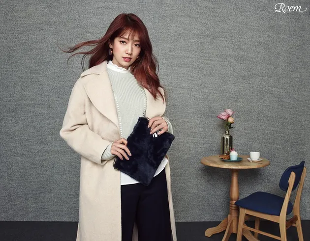 Park Shin Hye tampil stylish