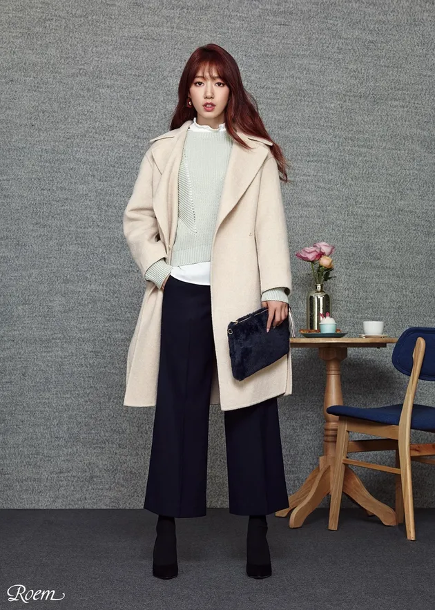 Park Shin Hye tampil stylish