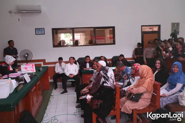 Vicky Shu - First Travel