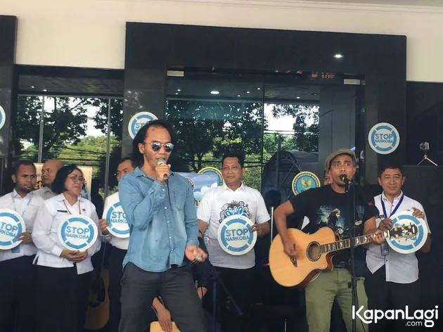 Slank sendiri jadi terinspirasi untuk menciptakan lagu bertemakan narkoba ke depannya nanti.