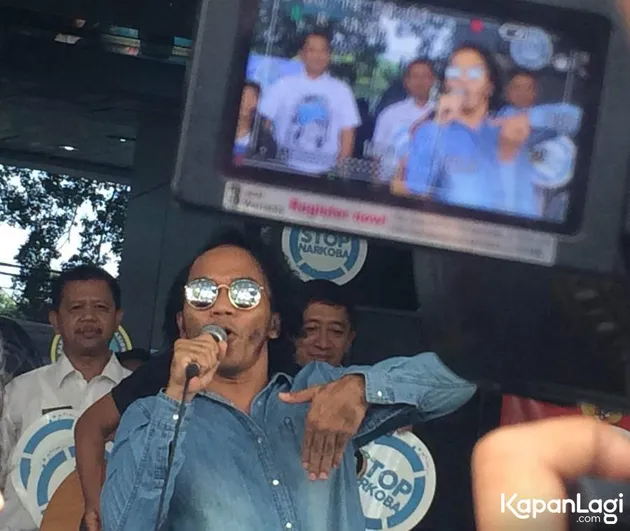 Seperti diketahui, sebelumnya Kaka CS sudah punya lagu-lagu tentang narkoba seperti 'Balikin' hingga 'Gara-Gara Kamu'.