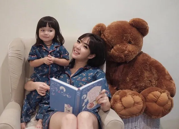 Gisella &amp; Baby Gempi 