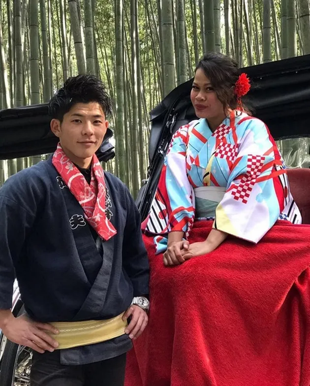 Okky Lukman liburan ke Jepang