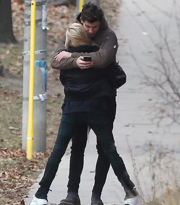 Hailey Baldwin &amp; Shawn Mendes