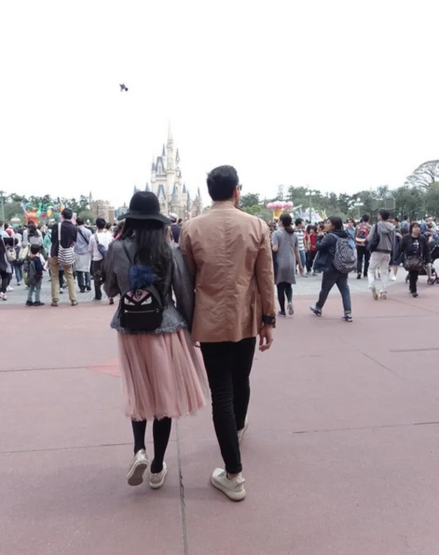  Sandra Dewi &amp; Pacar ke Jepang