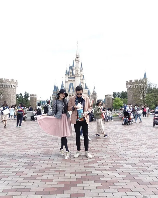  Sandra Dewi &amp; Pacar ke Jepang