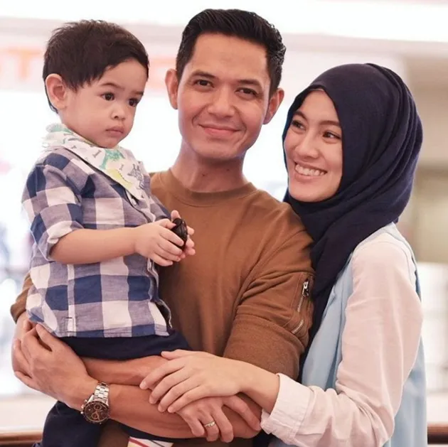 Keluarga Alyssa dan Dude