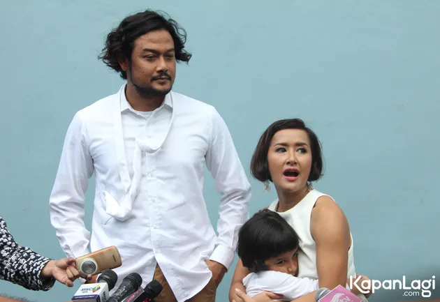 Dwi Sasono &amp; Widi Mulia ikuti kemauan anak untuk liburan