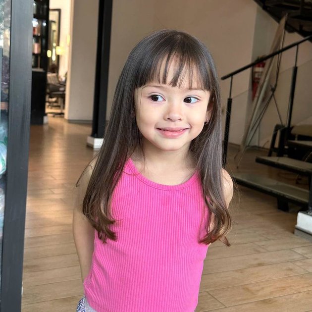 Photo of Yasmine Wildblood's Daughter Sophia with a New Ponytail, Said to Resemble Barbie and Praised by Artists
