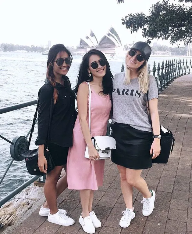 Ayu TIng Ting and the Geng