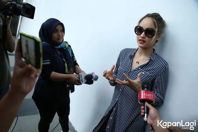 Cara Cinta Laura berkarir di Hollywood