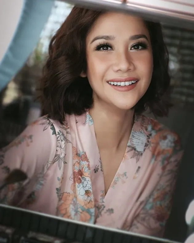Untuk tetap bisa bertahan di dunia hiburan memang tak hanya mengandalkan talenta saja. Namun penampilan yang memukau juga jadi aset penting.