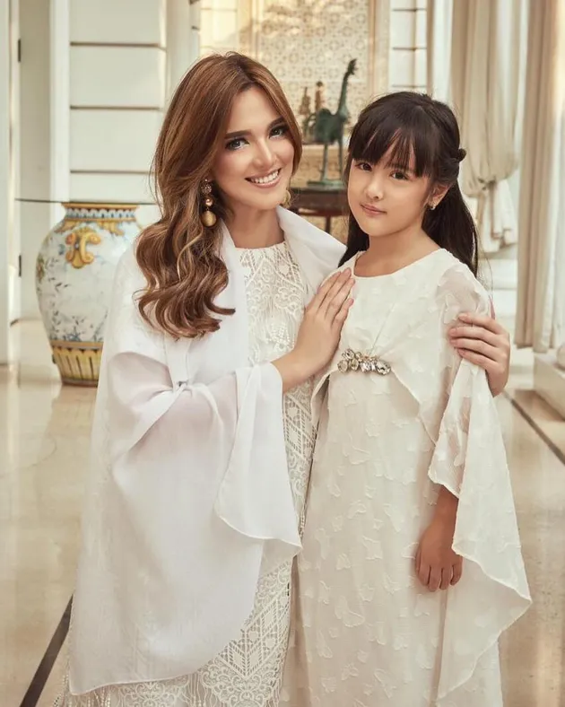 Lebaran Keluarga Nia Ramadhani