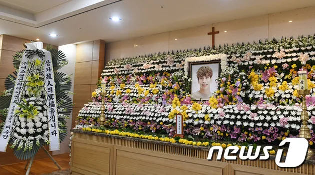 Jonghyun SHINee