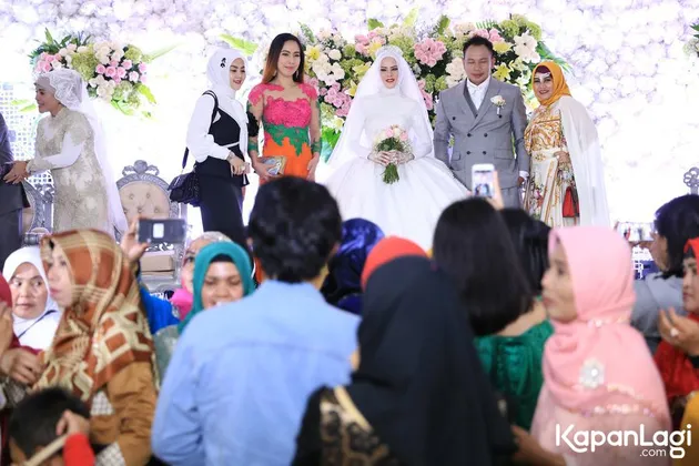Resepsi Pernikahan Angel Lelga &amp; Vicky Prasetyo