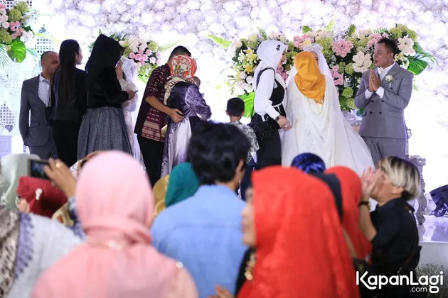 Resepsi Pernikahan Angel Lelga &amp; Vicky Prasetyo