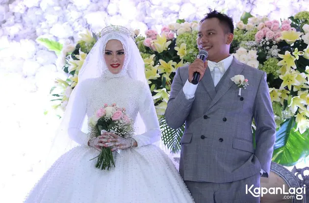 Resepsi Pernikahan Angel Lelga &amp; Vicky Prasetyo